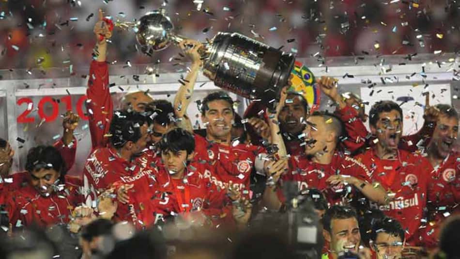 Nos 20 anos de LANCE!, o Brasil foi o país mais vezes campeão da Libertadores (oito), seguido de perto pela Argentina, com sete títulos. O Internacional, que até 2006 nunca tinha chegado ao topo da América, foi o único brasileiro a vencer duas vezes no período 