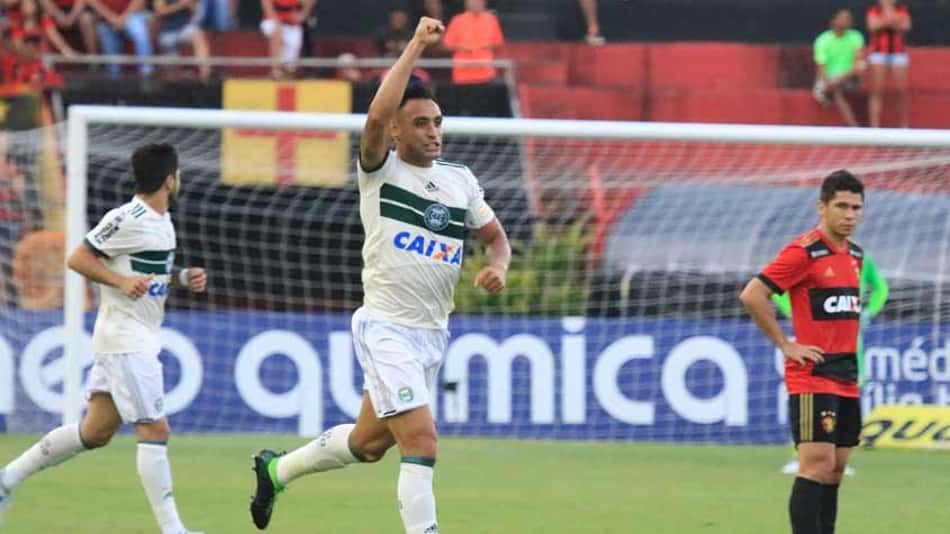 Números da Bola: Estatísticas de Sport 3×4 Coritiba