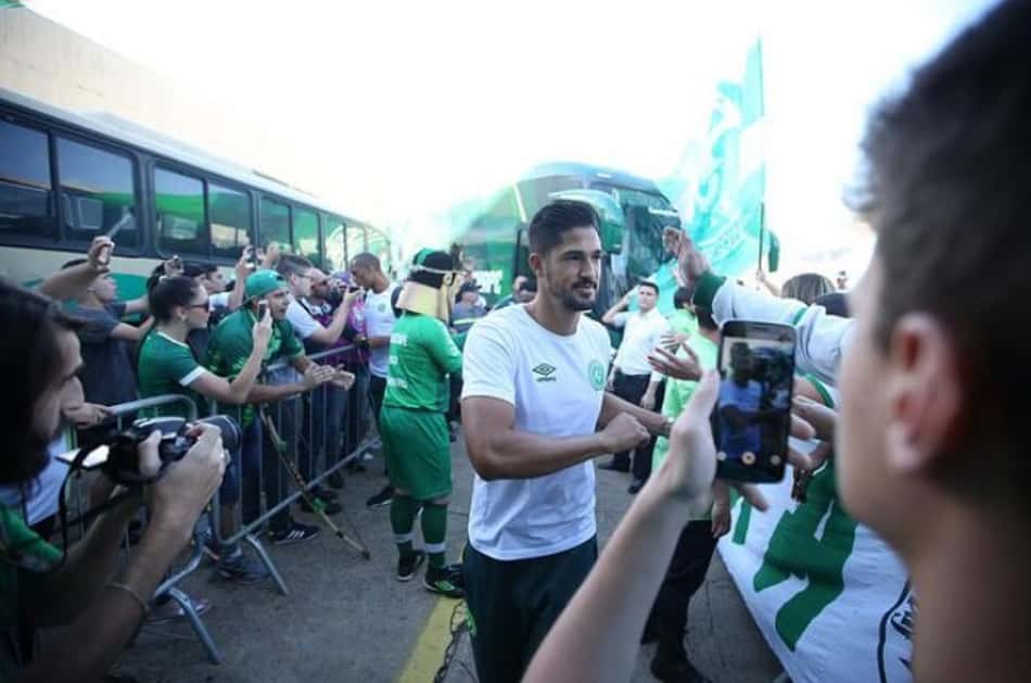 Túlio de Melo comenta dedicação e foco da Chape para permanecer na Série A