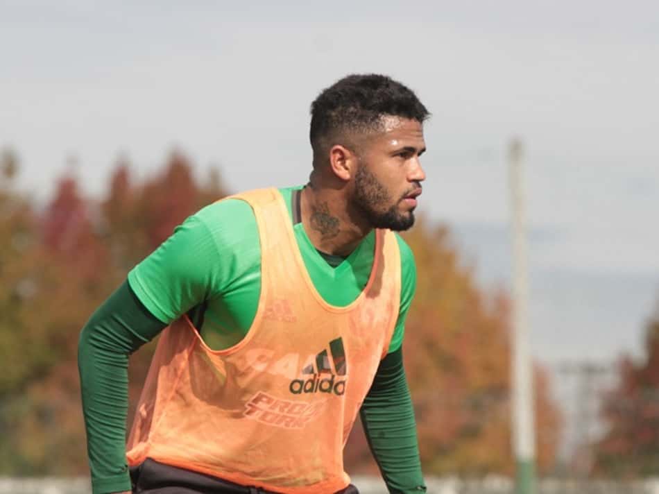 Lateral Léo acredita que o jogo contra o Avaí é uma decisão para o Coxa
