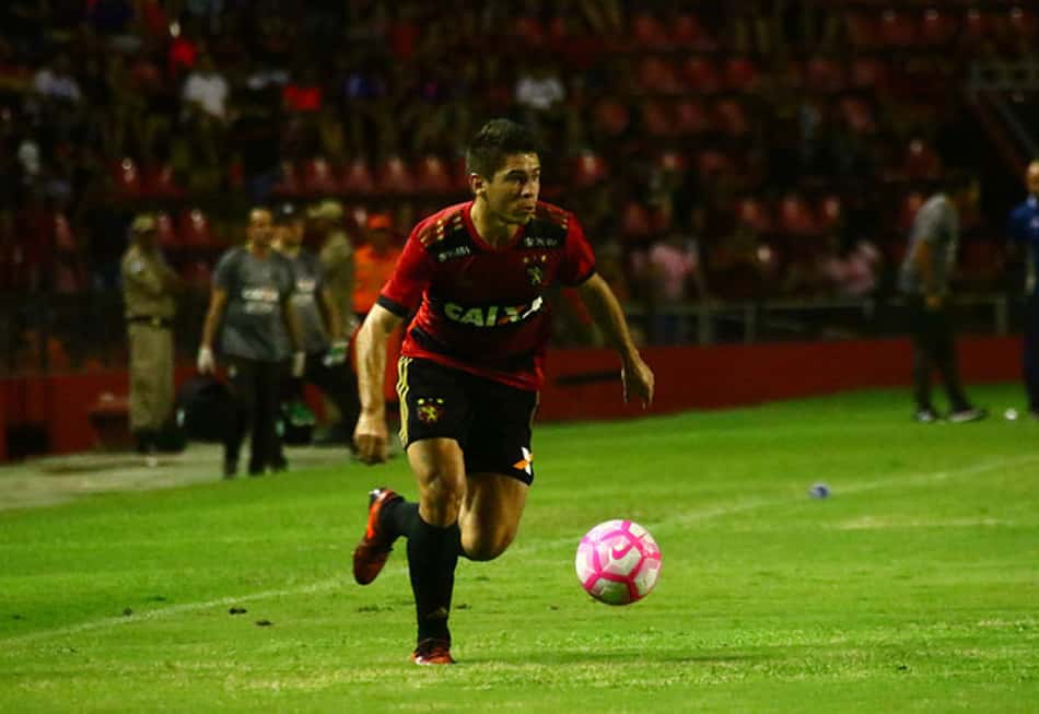 Ex-atacante do São Paulo assina com o Fortaleza até maio