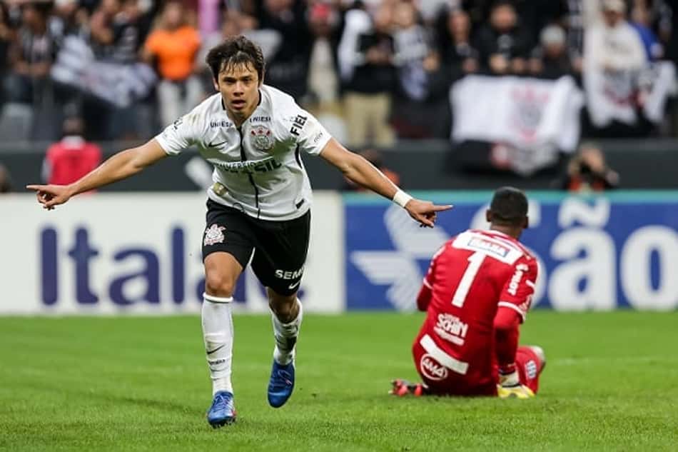 Não é só Romero! Corinthians buscará outros atacantes de beirada