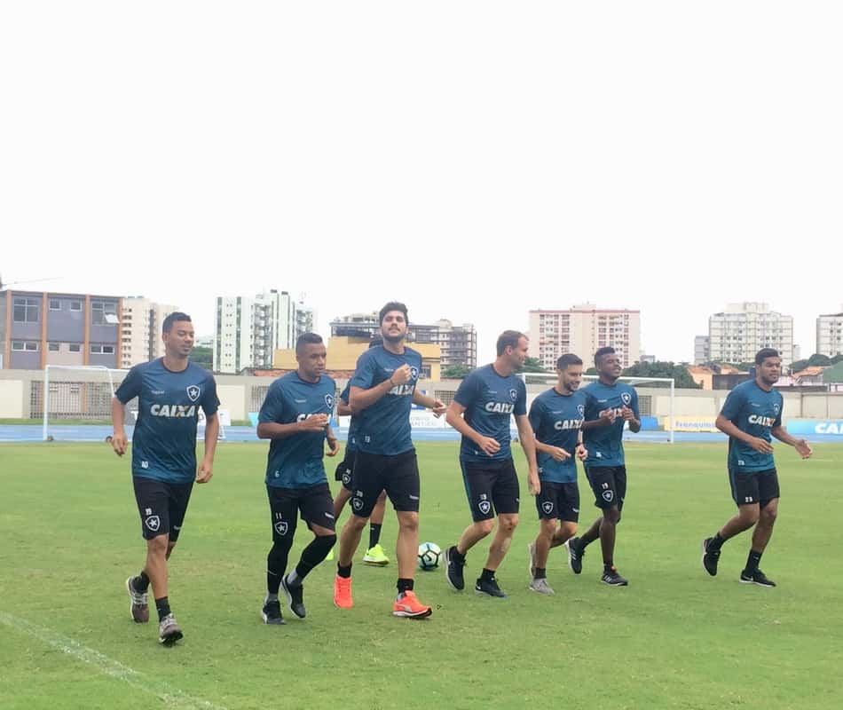 Bruno Silva é baixa e regenerativo para os titulares: o treino do Botafogo