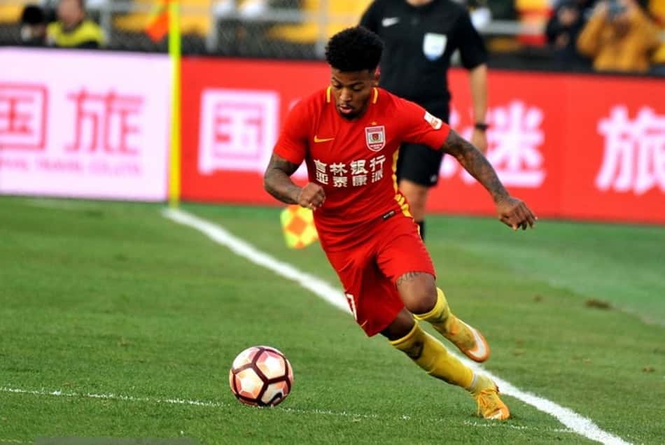 Grêmio admite interesse em Marinho, mas atacante deve permanecer na China