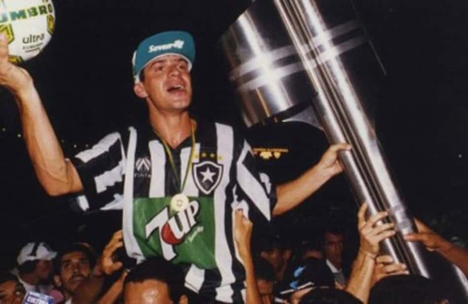 Túlio Maravilha vai virar estátua no Estádio Nilton Santos, do Botafogo