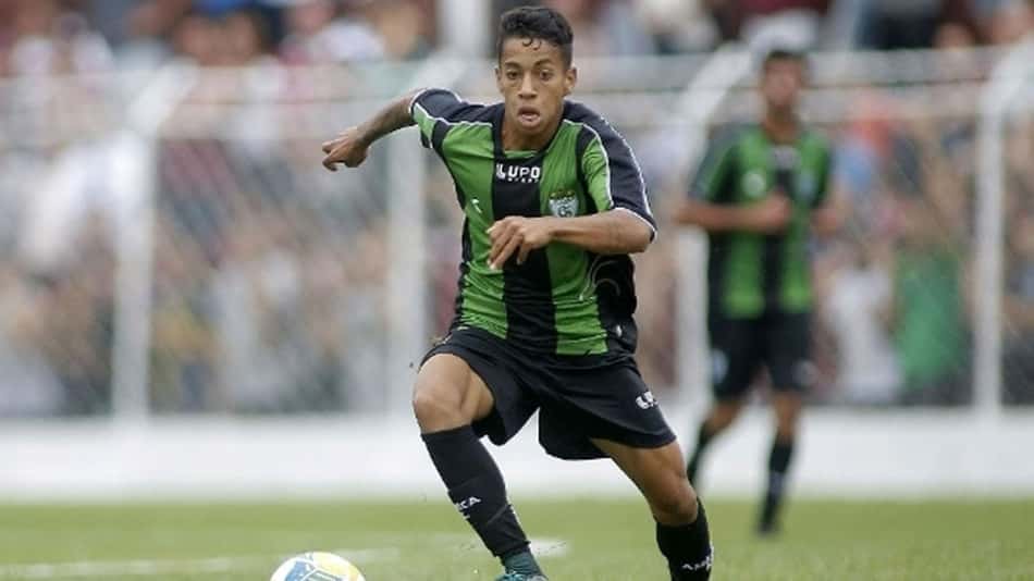 Meia Matheusinho relata quadro de depressão e recebe apoio do América-MG, seu ex-clube