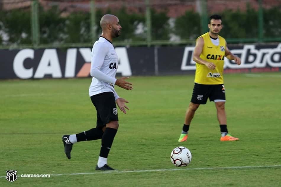 Romário foi titular do Ceará no acesso à Série A 