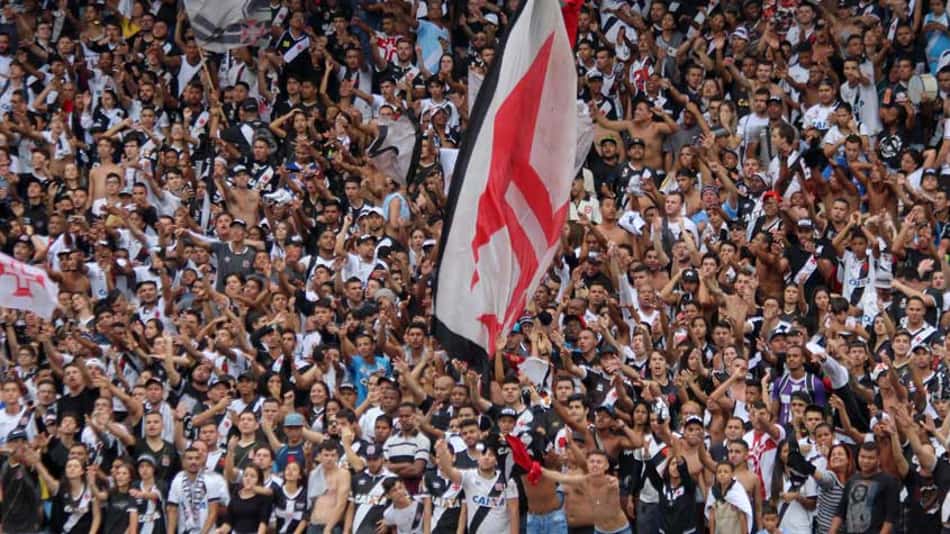 Vasco reencontra a sua torcida em São Januário, neste domingo. Veja a seguir galeria especial do LANCE!