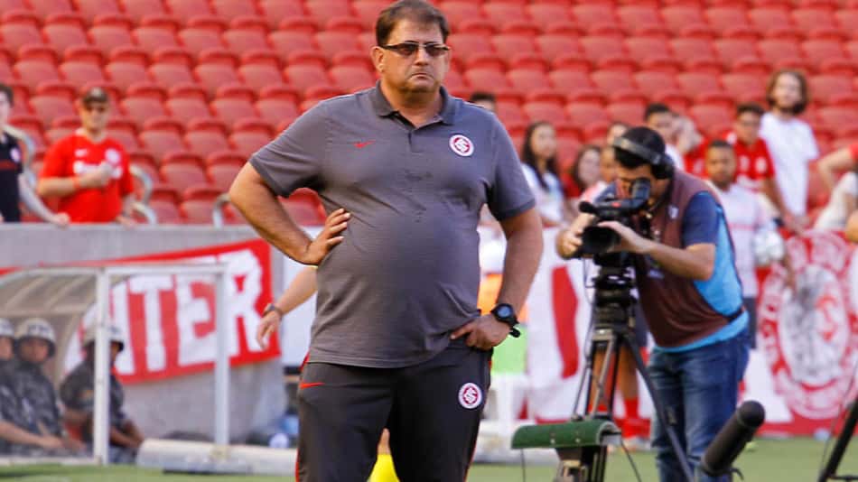 Após empate no Beira-Rio, Inter demite o técnico Guto Ferreira