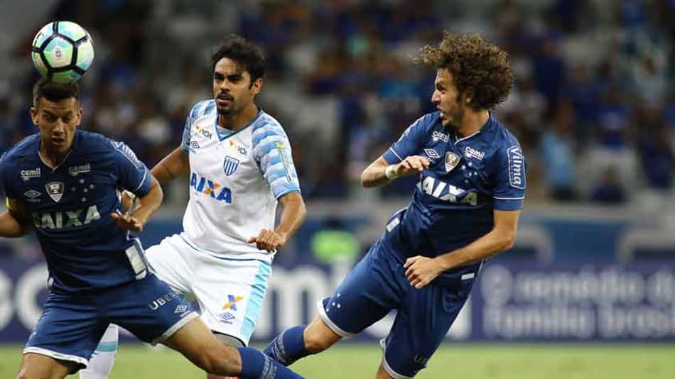 Números da Bola: Estatísticas de Cruzeiro 2×2 Avaí