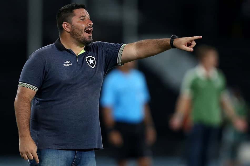 Técnico do sub-20 do Botafogo fica, após proposta do Grêmio