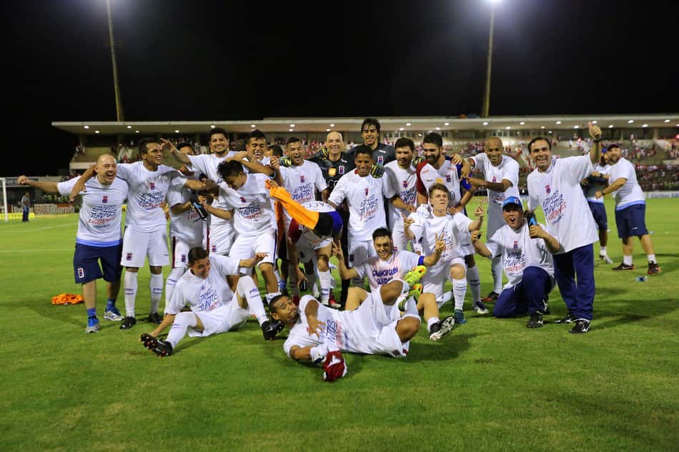 Paraná vence o CRB-AL em Maceió e garante volta à elite após dez anos