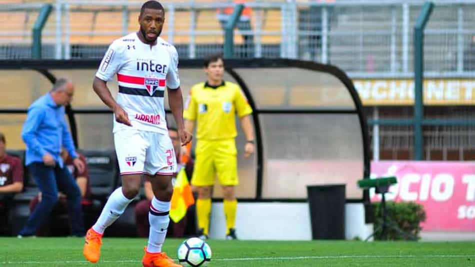 Jucilei estipula preço para renovar com São Paulo: 'Empecilho é grana'