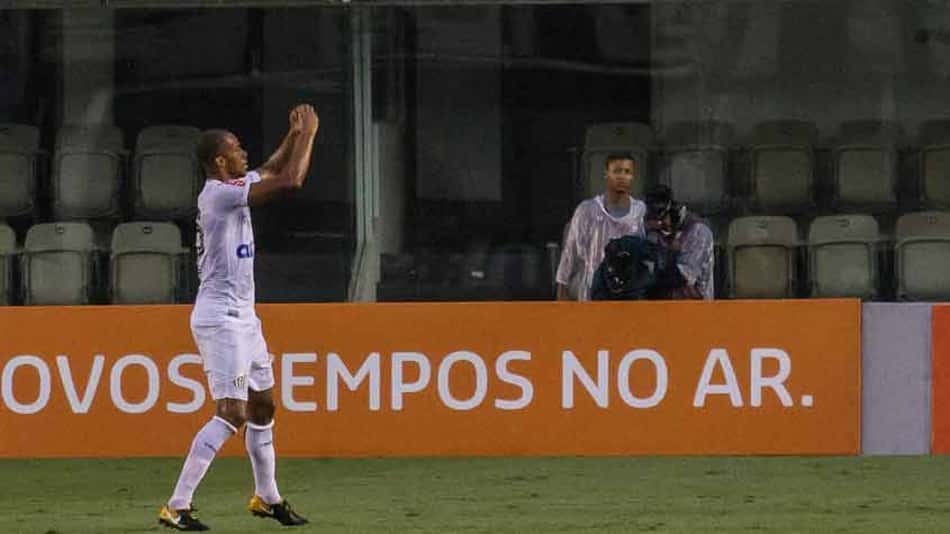 Gringos renascem e comandam vitória do Santos sobre o Grêmio