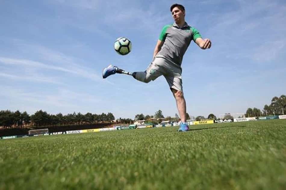 Embaixador da Chape, Follmann lamenta queda e acredita em acesso