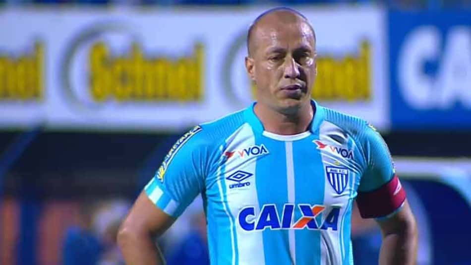 Marquinhos enaltece goleiro Maurício e conta que já tem previsão para se aposentar