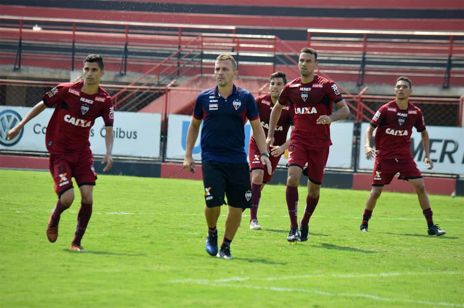Atlético-GO contrata reforços mirando na temporada de 2018