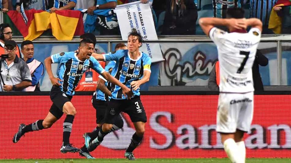 É sua vez, Grêmio? Título da Liberta tem saído mais para quem vence o primeiro jogo