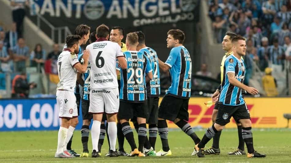 Arbitragem na final da Libertadores reabre discussões sobre uso de 'VAR'