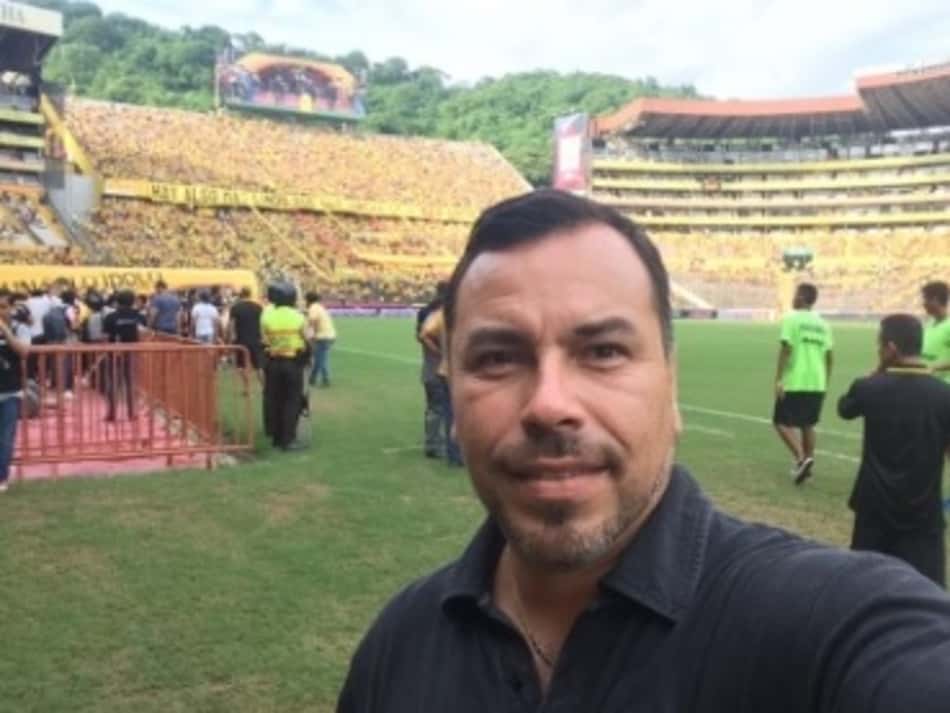 "Nós percebemos o drone do Grêmio rodeando nosso estádio", afirma diretor do Barcelona
