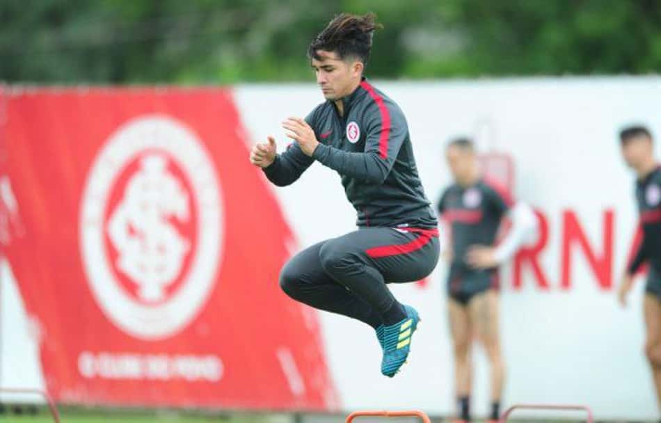 Dirigente do Bétis descarta proposta do Colo-Colo por Felipe Gutiérrez