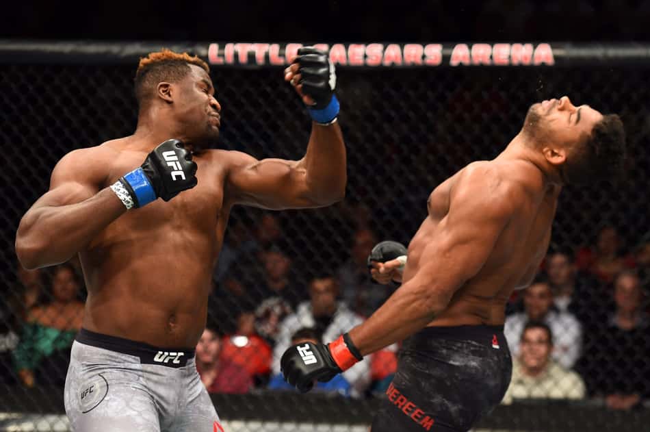 Adesanya elogia Ngannou e prevê mudanças no mundo da luta: 'UFC não é burro'