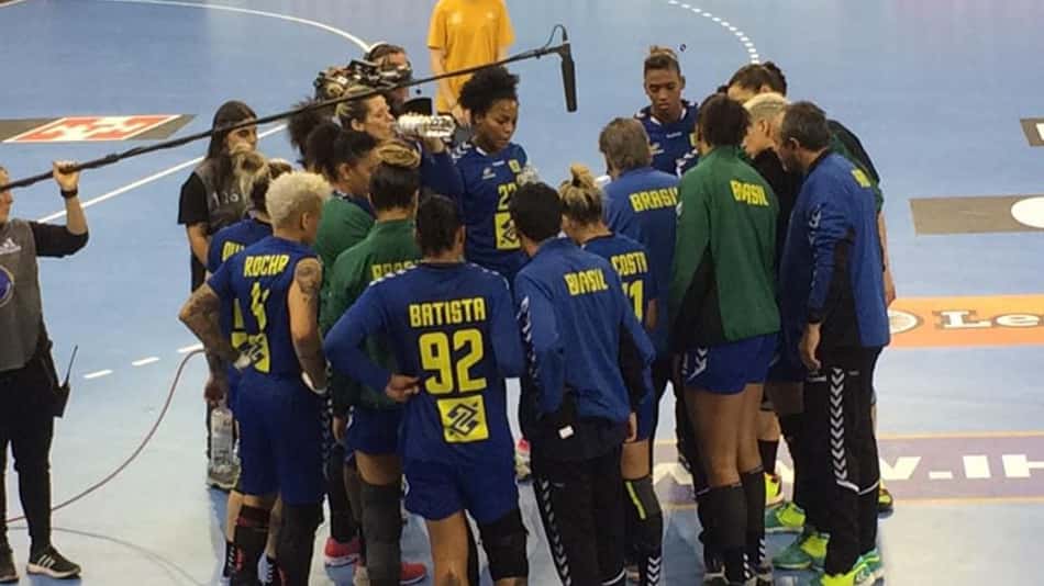 Seleção Brasileira de handebol cai para a Sérvia em torneio amistoso