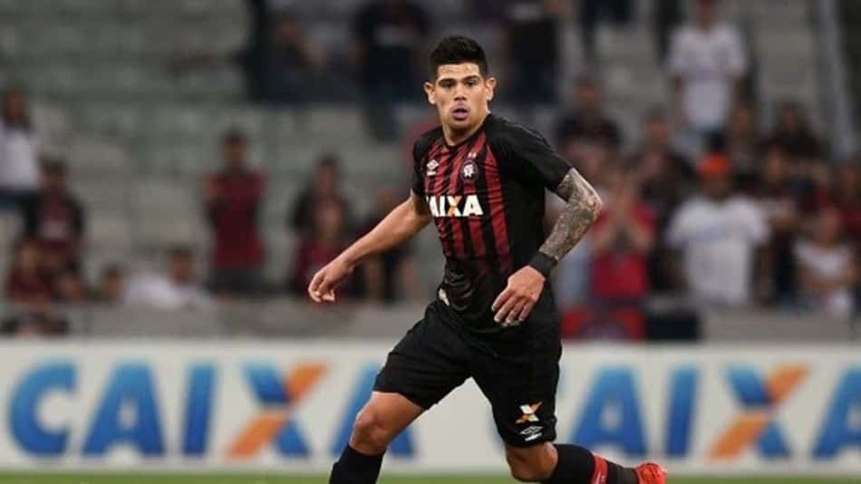 Ex-Athletico perto de ser anunciado pelo futebol árabe