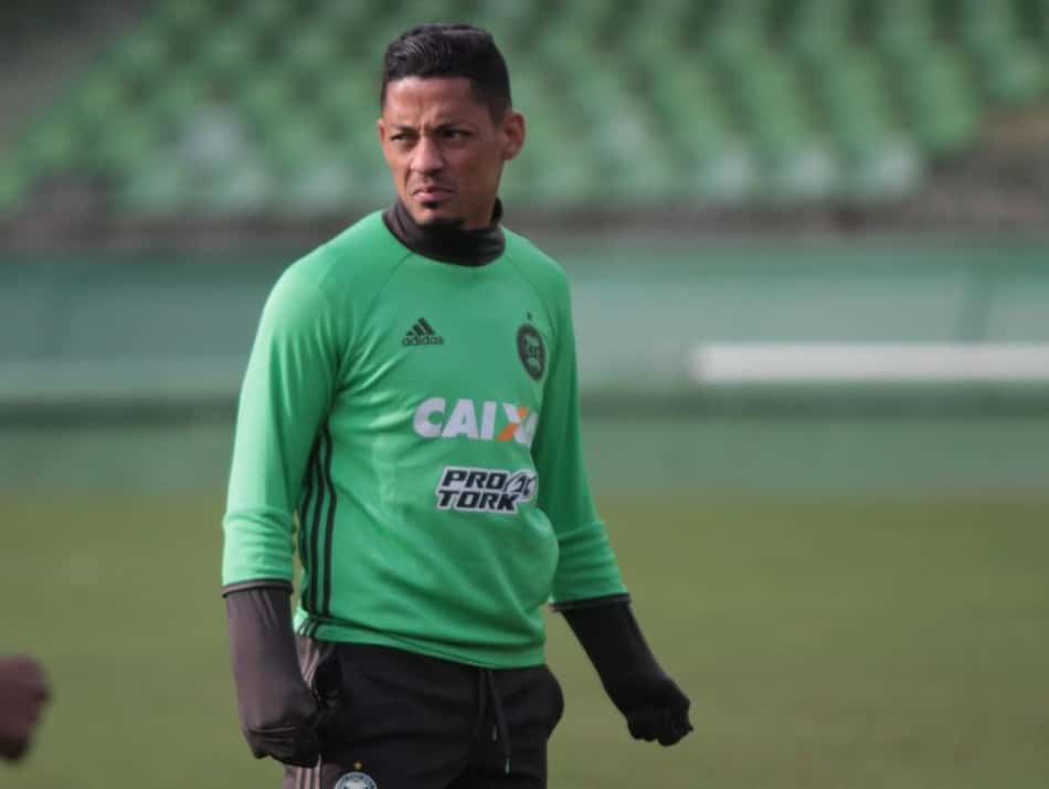 Atlético-GO deve anunciar contratação de Tomas Bastos nos próximos dias