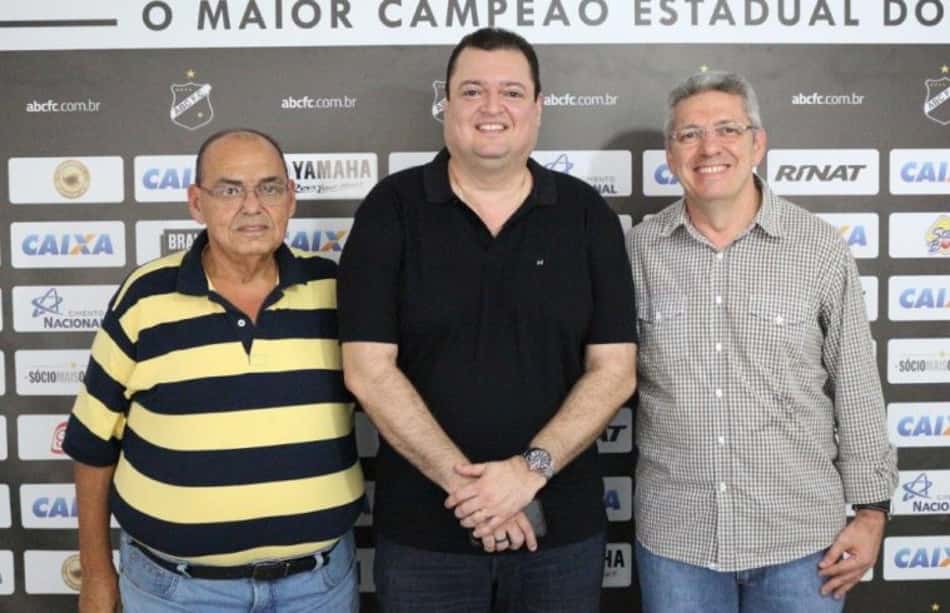 Paulo Tarcísio é eleito o novo presidente do ABC