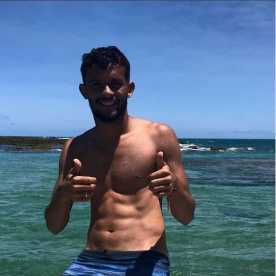 Gustavo Scarpa, de férias, tem futuro indefinido em 2018 