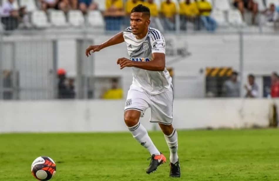 Fora dos planos do Timão, Yago pode renovar empréstimo com a Ponte