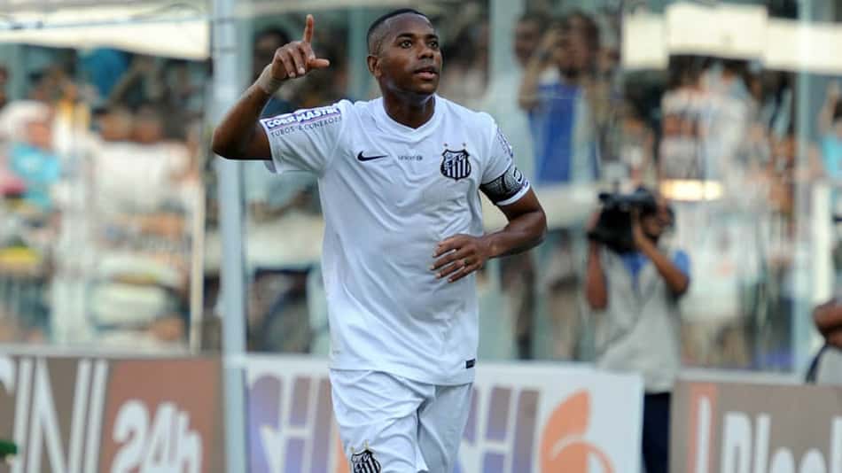 Santos conversa com advogada de Robinho sobre retorno do jogador
