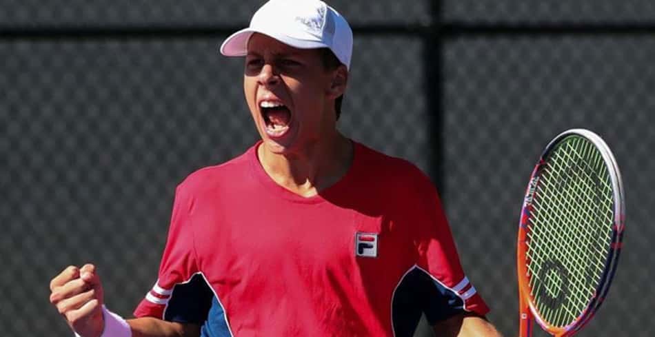 Pedro Boscardin bate francês e vai à 2ª rodada do juvenil de Roland Garros
