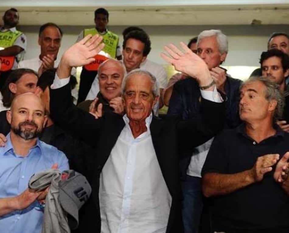 Mandatário do River Plate nega conhecer líder de torcida organizada