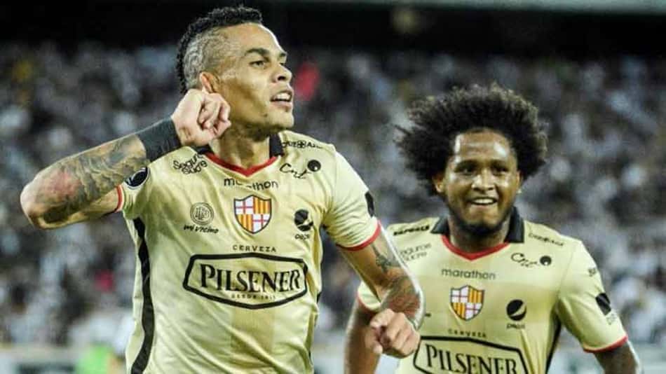 Ex-Internacional é expulso de voo após fazer xingamentos e ameaças