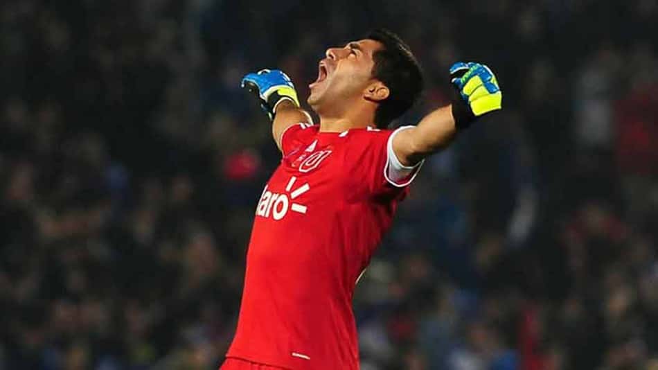 Goleiro da Universidad de Chile manda recado: "Vamos lutar pelo título da Libertadores"