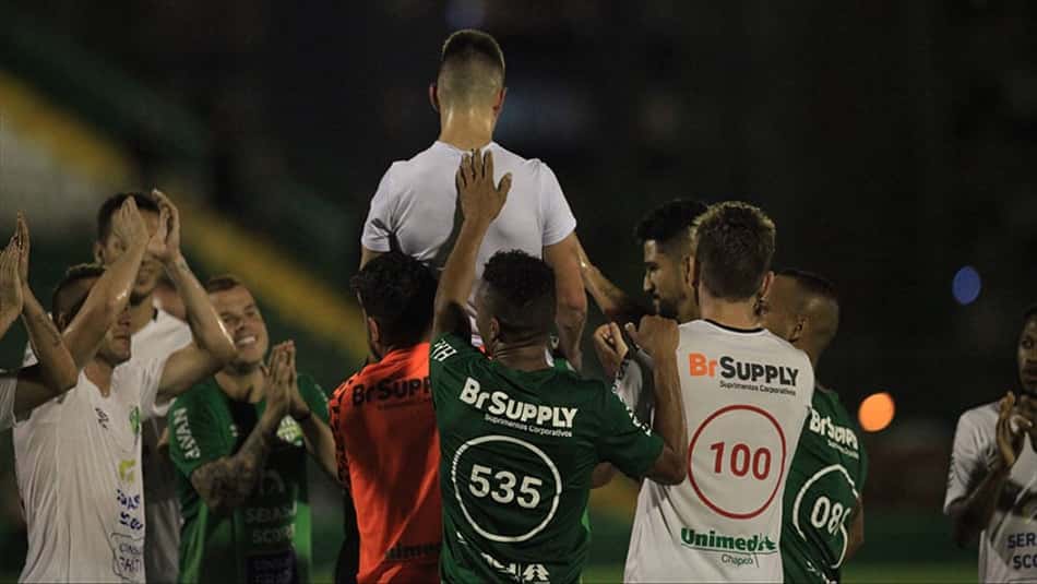 Que noite! Gol de Follmann e volta de Neto marcam amistoso em Chapecó