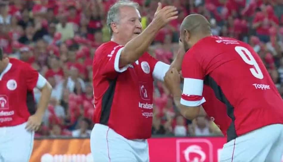 Com transmissão na TV, 'Jogo das Estrelas', do Zico, terá Adriano, Gustavo Scarpa e mais craques