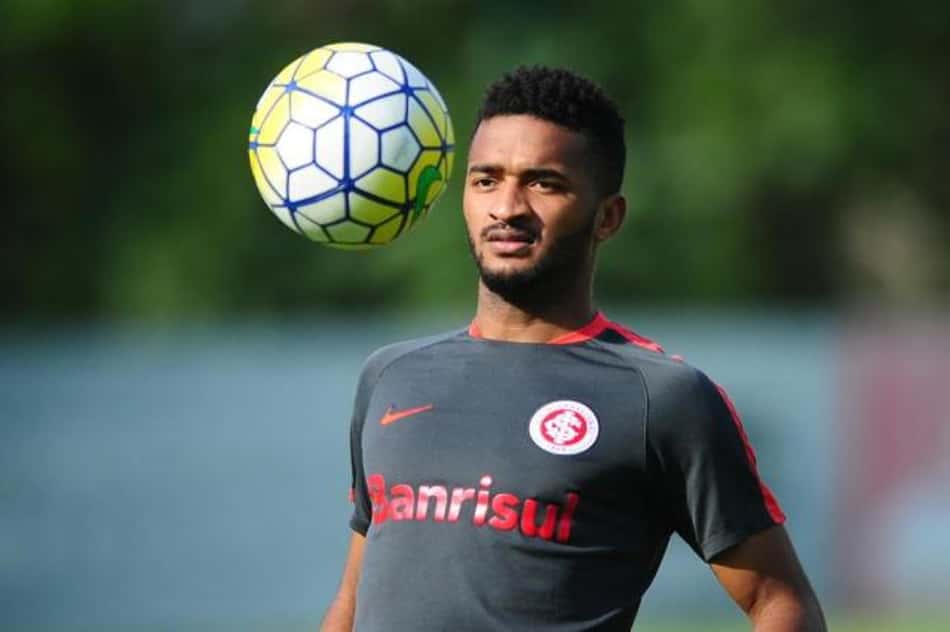 Internacional acerta empréstimo de lateral ao Brasil de Pelotas