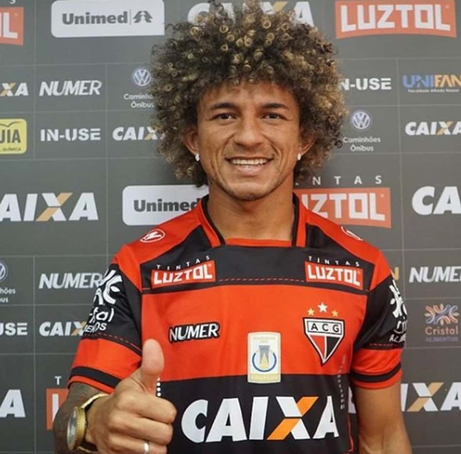 Diego Valderrama fala em honrar a camisa do Atlético-GO