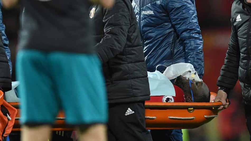Lukaku saindo lesionado