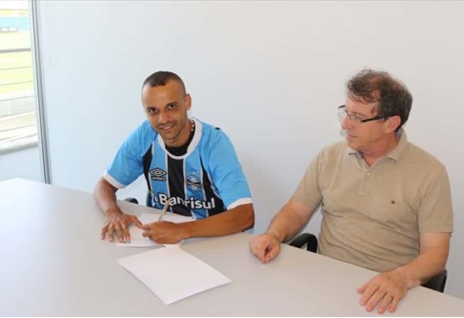 Thaciano é o primeiro reforço do Grêmio para 2018