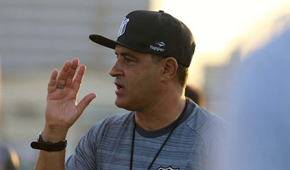 Focado na Copa do Nordeste, Marcelo Chamusca fecha treino do Ceará