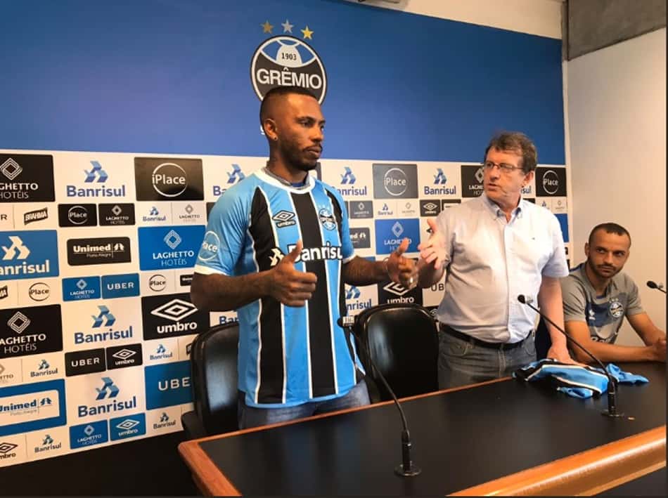 Paulo Miranda comete gafe histórica e troca Grêmio pelo Inter na apresentação