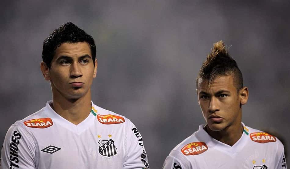 Com Santos e Fluminense negociando, possível retorno de Ganso ao Peixe agita redes sociais