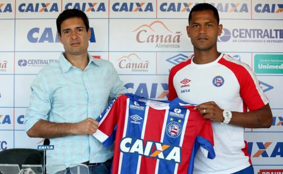 Volante Elton se apresenta ao Bahia e elogia estrutura do clube