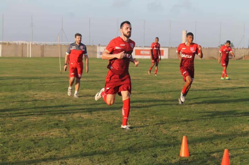 Volante do CRB entra em fase final de recuperação