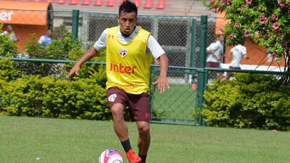 Cueva é sondado por russos e árabes, mas ideia é permanecer no São Paulo