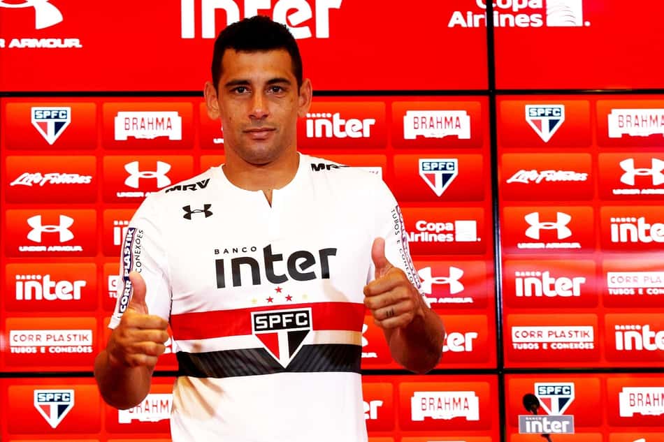 Com 14 transferências, Diego Souza veste a 9ª camisa no Brasil